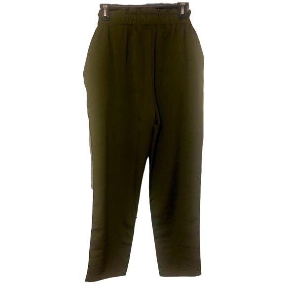 Adorable Dressy Pants 💚 - Picture 3 of 10